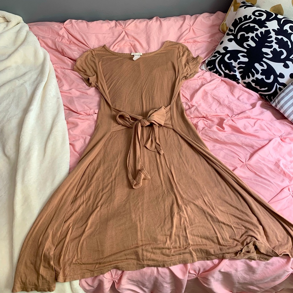 Urban Rose tan t-shirt dress with tie in front
